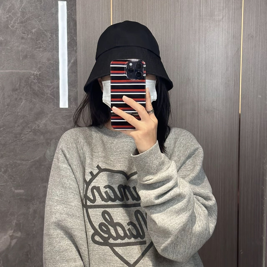 Marca de moda japonesa letras de amor impresión de cuello redondo pareja holga con camisa de vello