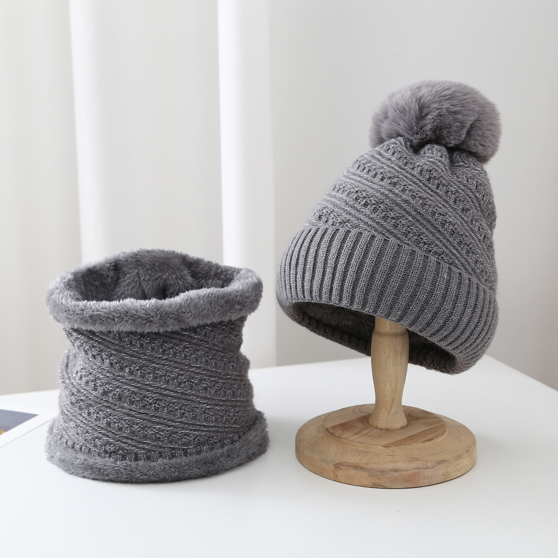 Sombrero bufanda de dos piezas de invierno de las mujeres estilo coreano color puro moda Otoño e Invierno cálido forro polar engrosado ciclismo de punto sombrero de lana image 7
