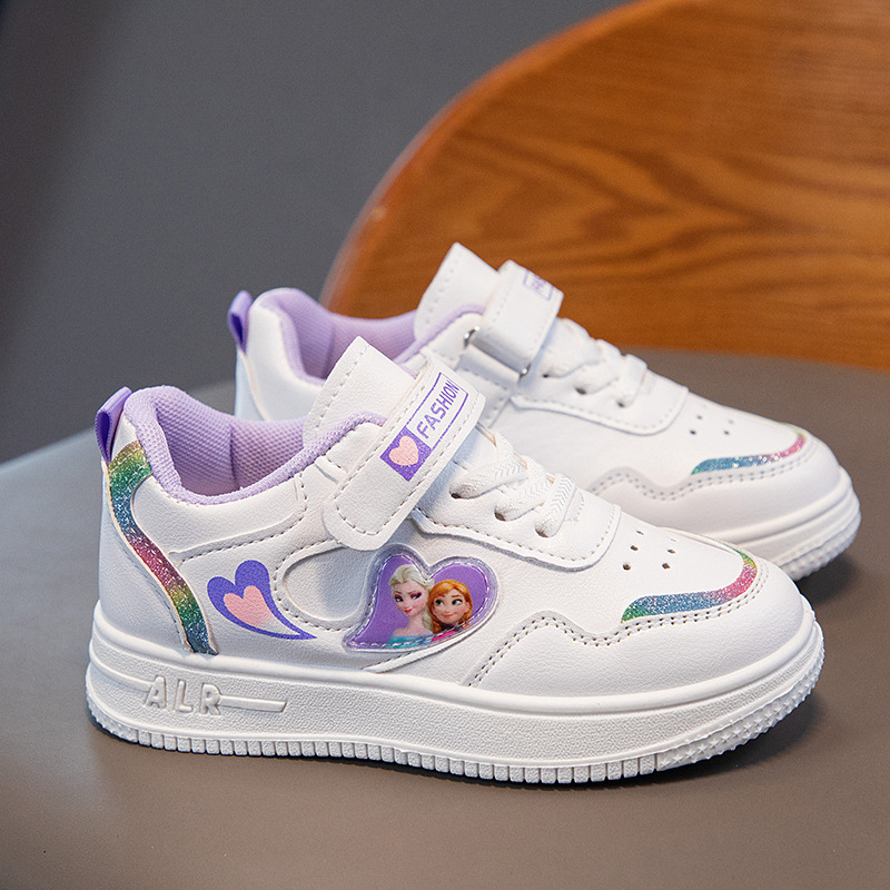 Zapatos blancos para niños 2022 nuevos zapatos casuales transpirables zapatillas de deporte para niñas inferiores antideslizantes zapatos de tablero para estudiantes de escuela primaria para niños medianos y grandes