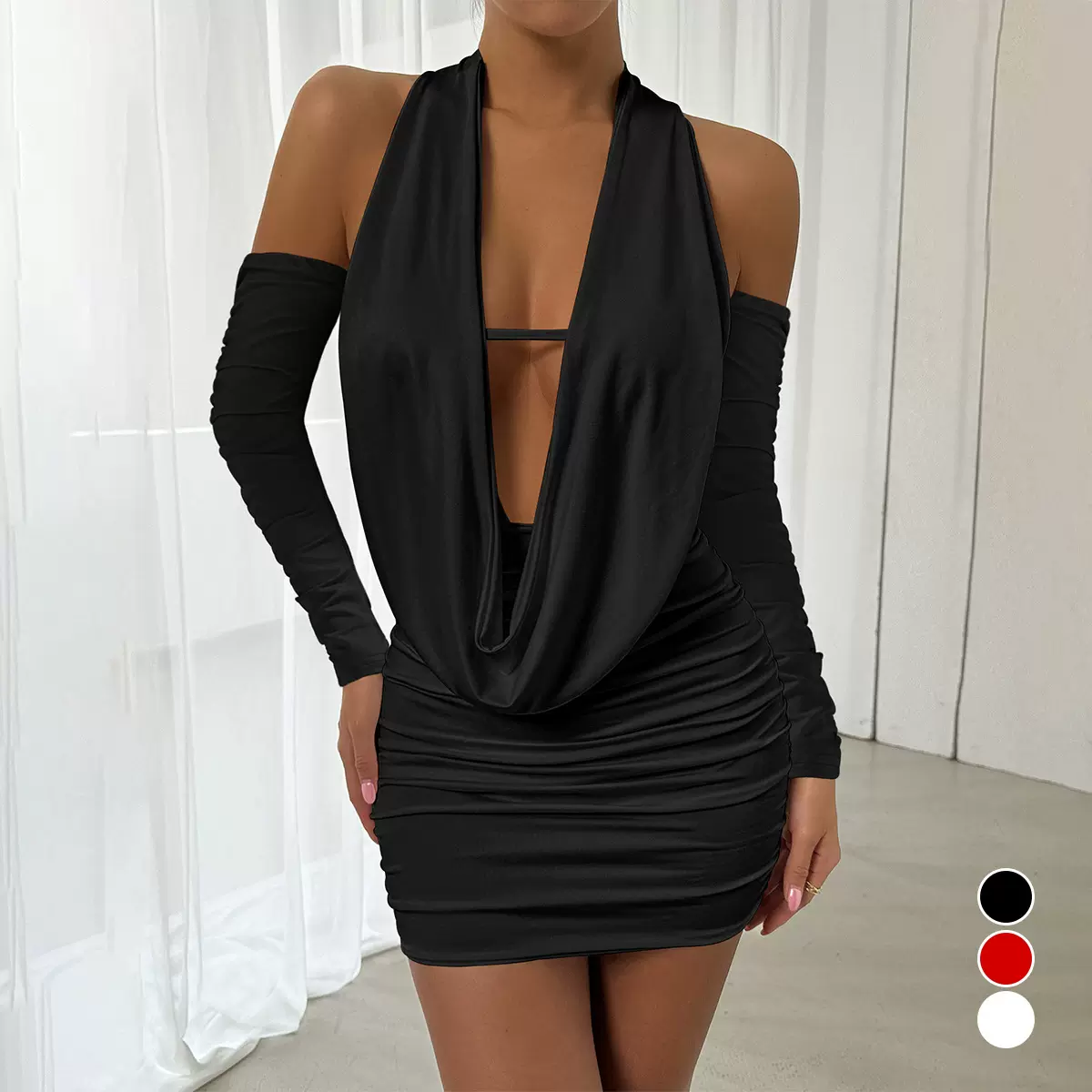 2024跨境秋冬露背长袖连衣裙欧美深V挂脖褶皱包臀短裙弹力显瘦