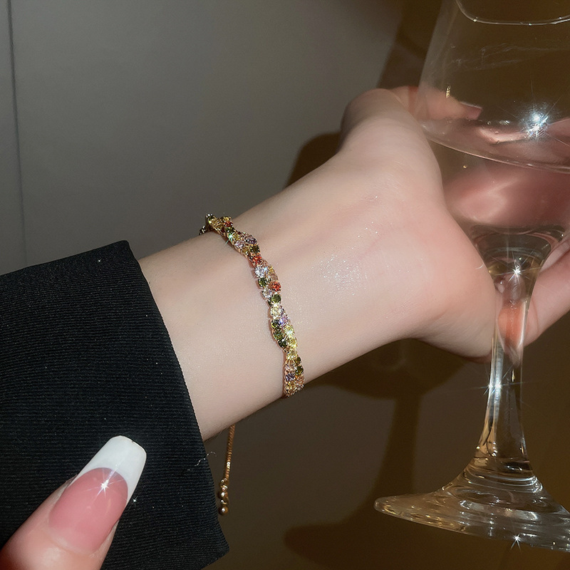 Pulsera de apertura geométrica de malla de flor de circón, pulsera retro de lujo ligero exquisito europeo y americano