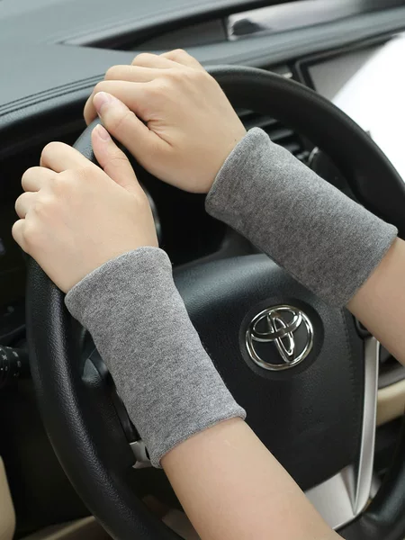 Factory direct double layer rayon wristband fitness wristband sports wristband wrist warm cold men's and women's winter wholesale
