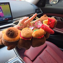 かわいいトーストのカピバラのぬいぐるみのキーリングのカピバラのぬいぐるみは女の子にプレゼントします。