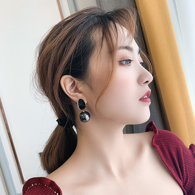 Fashionable Korean cute elegant earrings from pearl
