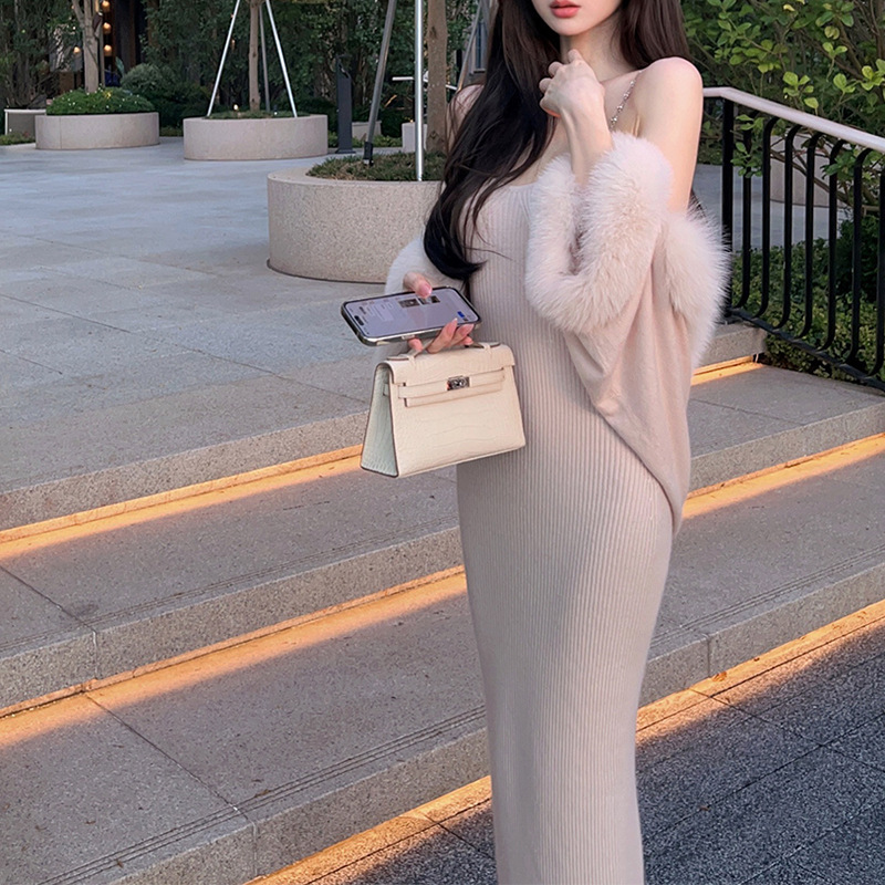 狐狸毛套装 充满灵气的秋季套装 美就够毛毛披肩链条吊带连衣裙女|undefined