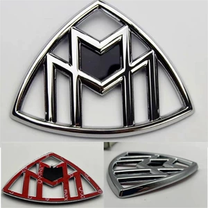 Mercedes-Benz Maybach S-klass arxa emblemləri: S560, S600, S450.
