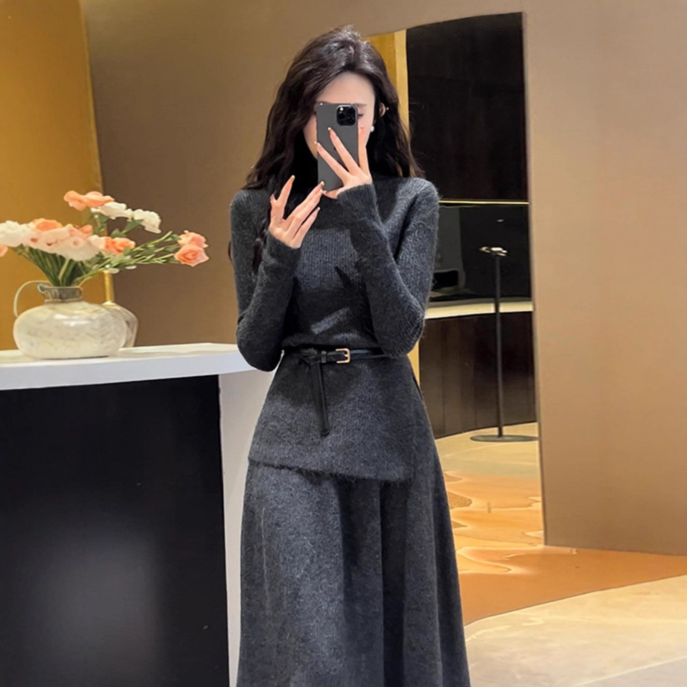 小香赫本风针织连衣裙子春季2025新款女装高级感穿搭一整套装长裙