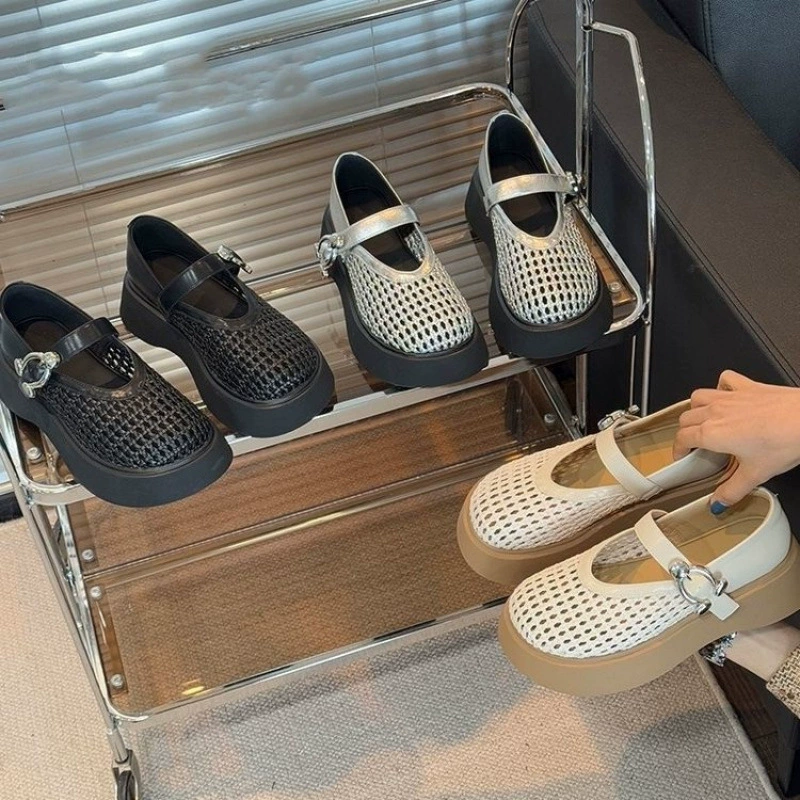 Весна/Лето 2025. Новые дышащие туфли из сетчатой ткани с перфорацией, универсальные лоферы на толстой подошве, увеличивающие рост, низкие туфли Мэри Джейн.