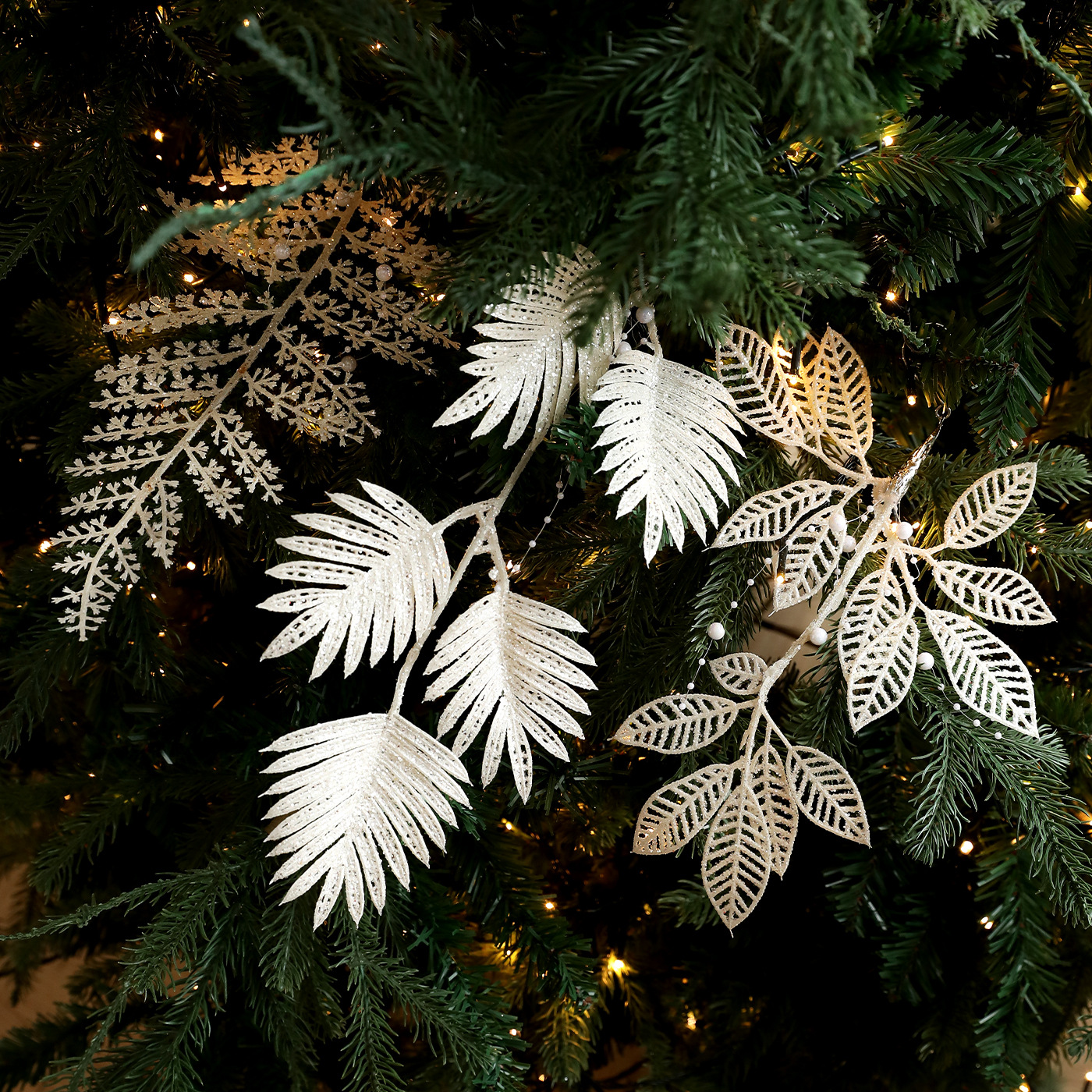 Hoja de helecho transfronterizo hojas de plástico flores de oro hojas de flores de Navidad polvo de oro polvo pegajoso enchufe de árbol de Navidad decoración de diseño de vacaciones