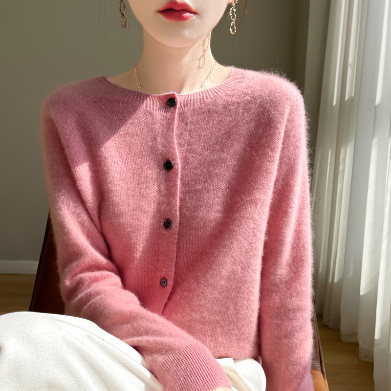 25 New Autumn Knitted Knitwears for Women, Round Neck Cardigans, Loose, Simple and Fashionable One-Line Ready-To-Wear Tops