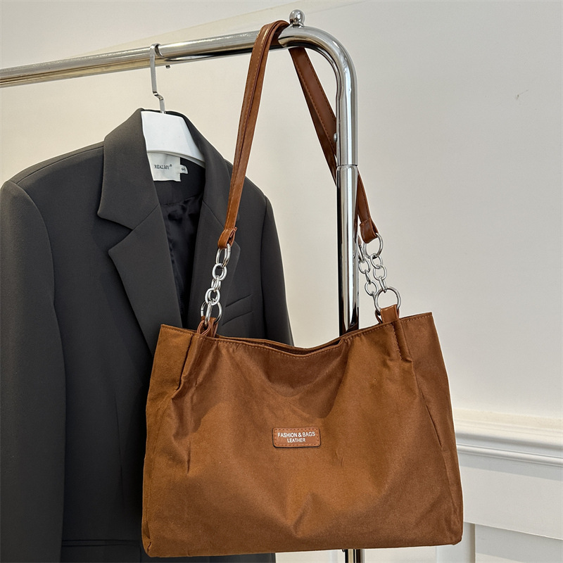 2024 otoño y invierno nueva bolsa de mujer de viaje, bolso de hombro de gran capacidad, bolso de mano popular retro