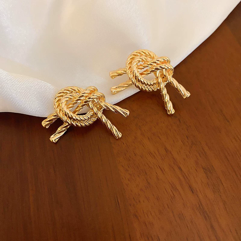 Серьги (Baoyu) металлическая серебряная игла, простой элегантный дизайн, высокое качество