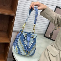 欧美时尚小众轻奢时尚镶钻水桶包高级感牛仔布铆钉手提单肩斜挎包