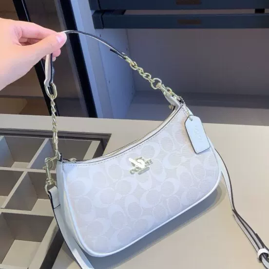 2026 New Versatile Teri Glacier White Underarm Bag European and American Retro Print Chain Mahjong Bag Single Shoulder Women's Bag