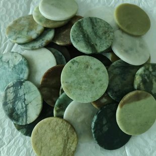 Water Float stone water float painting Stone Group building competition Entertainment parent-child outdoor activity group building expansion round flat stone