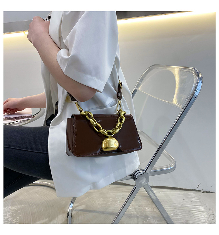 Fashion Casual Metal Chain Messenger Bag display picture 12