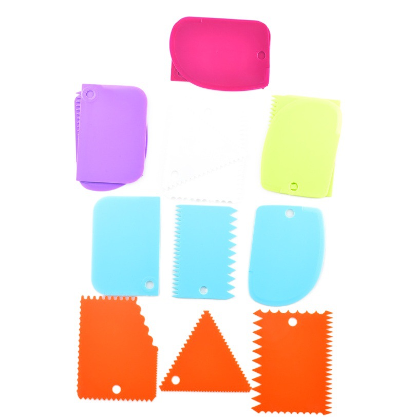 Nueva crema cortador de fideos raspador de plástico pastel herramientas de bricolaje utensilios para hornear raspador conjunto de tres piezas en stock suministro