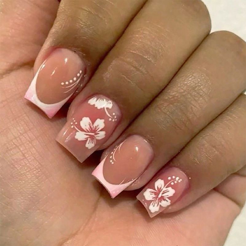 European and American Cross-Border Hot-Selling French-Style Short Nail Art, Instagram-Style Wearable Nails, Floral Fake Nails, Finished Nails Wholesale