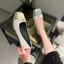 V 61320 Soft Leather Flat Shoes ��Ƥƽ��ŮЬ �羳ŷ��