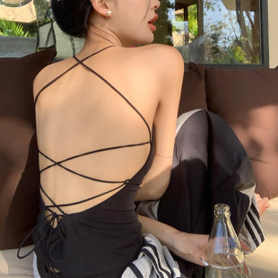 Hot girl halter camisole women's summer niche design Green backless strap slim chic short top