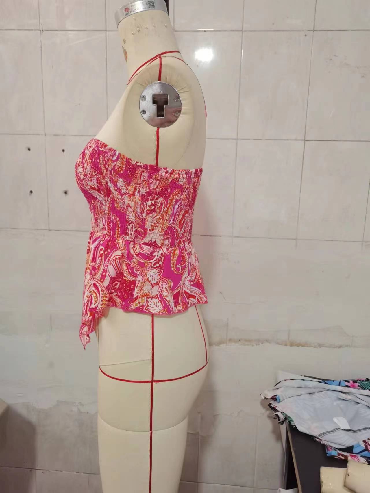 Women's Sexy Halter Top - Sleeveless Smocked Waist Floral Print Bustier Crop Top (S-Xl) - Summer Beach & Club Wear In Red/Nude/Blue​_ecoleips.com