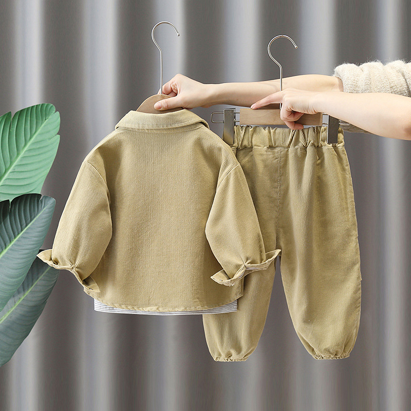 5860 Traje de otoño para niños 2025 Nuevo estilo Camisa de manga larga de primavera y otoño para niños Traje de tres piezas de pana para niños