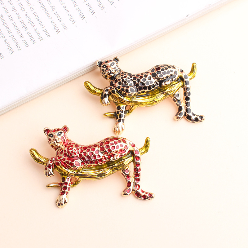New European and American style cross-border creative cute pin animal enamel drop oil brooch factory direct sales