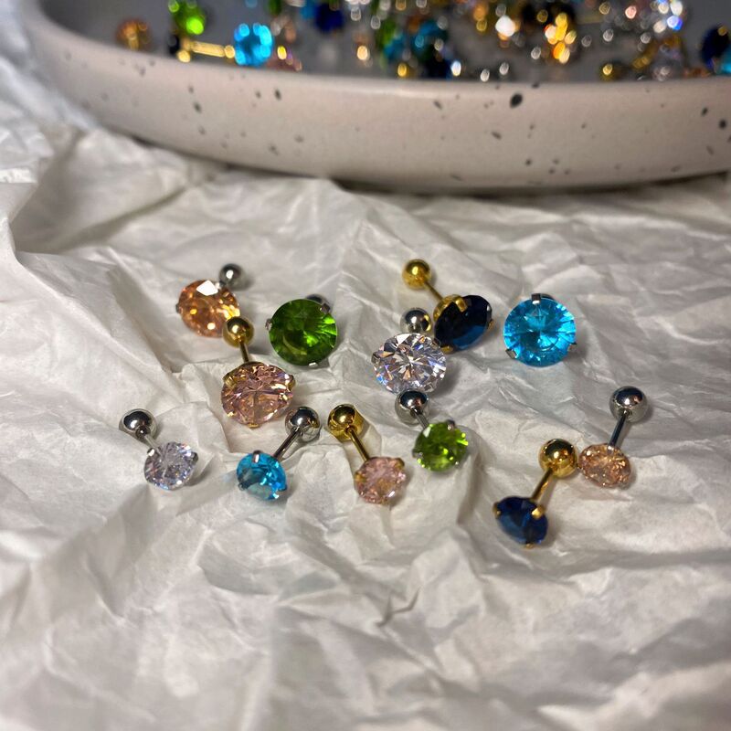 Super recommended to wear giant shiny drill exaggerated ear nail screw screw buckle ear bone nail simple zircon ear nail women every day