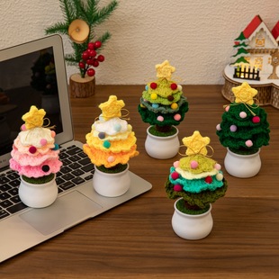 Cross-border hand-woven wool Christmas tree small potted finished desktop decoration Christmas creative gift
