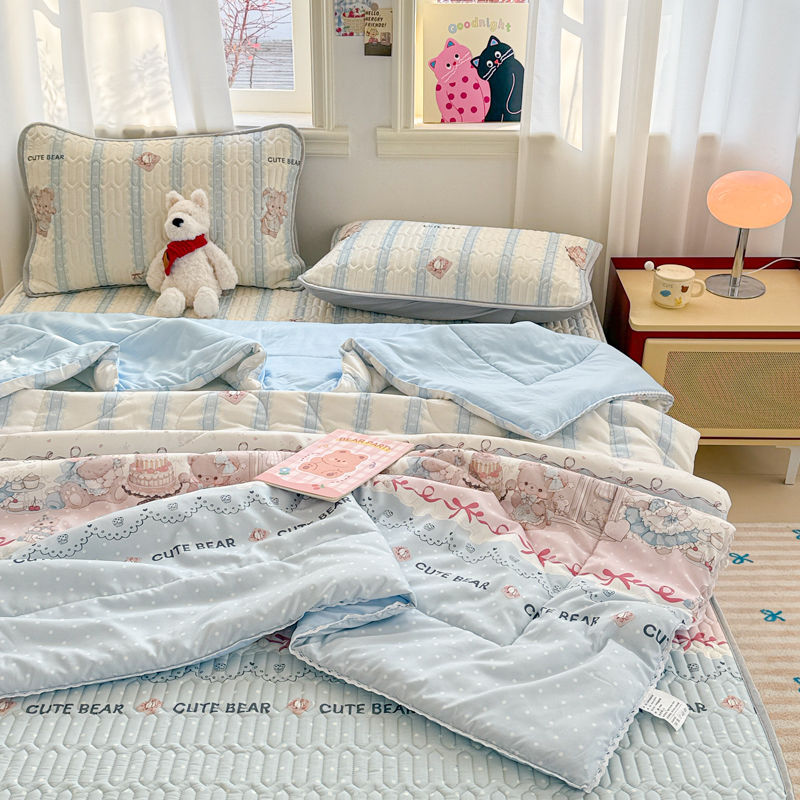 Estera de látex de seda de hielo de verano Juego de cuatro piezas de edredón fresco de verano 2025 nuevo edredón de aire acondicionado cama de dormitorio juego de cuatro piezas de edredón de verano