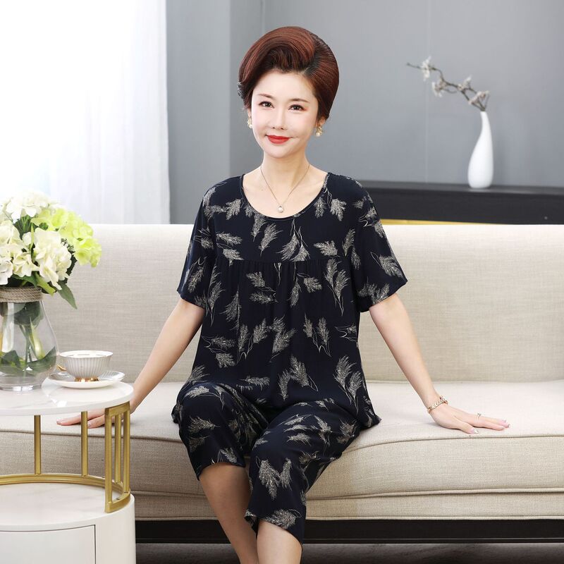 Hot-Selling Middle-Aged and Elderly Women's Summer Pajamas, Rayon Short-Sleeve Top and Capri Pants Set, Round Neck, Artificial Cotton, Mom Style