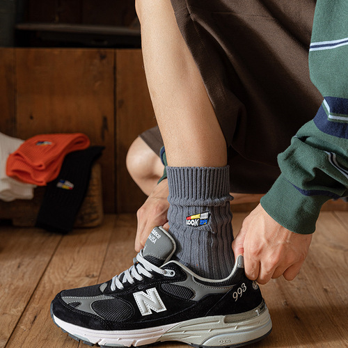 Japanese style Shawn Yue's same thick thread socks for men, medium and high socks, thickened autumn and winter knitted retro socks, letter trendy socks for women
