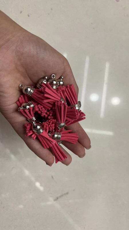 金と銀の帽子のアマゾンは韓国の絨毯のフリンジの鹿の皮のフリンジの子供のDIYのアクセサリーの部品の混色を売ります。|undefined