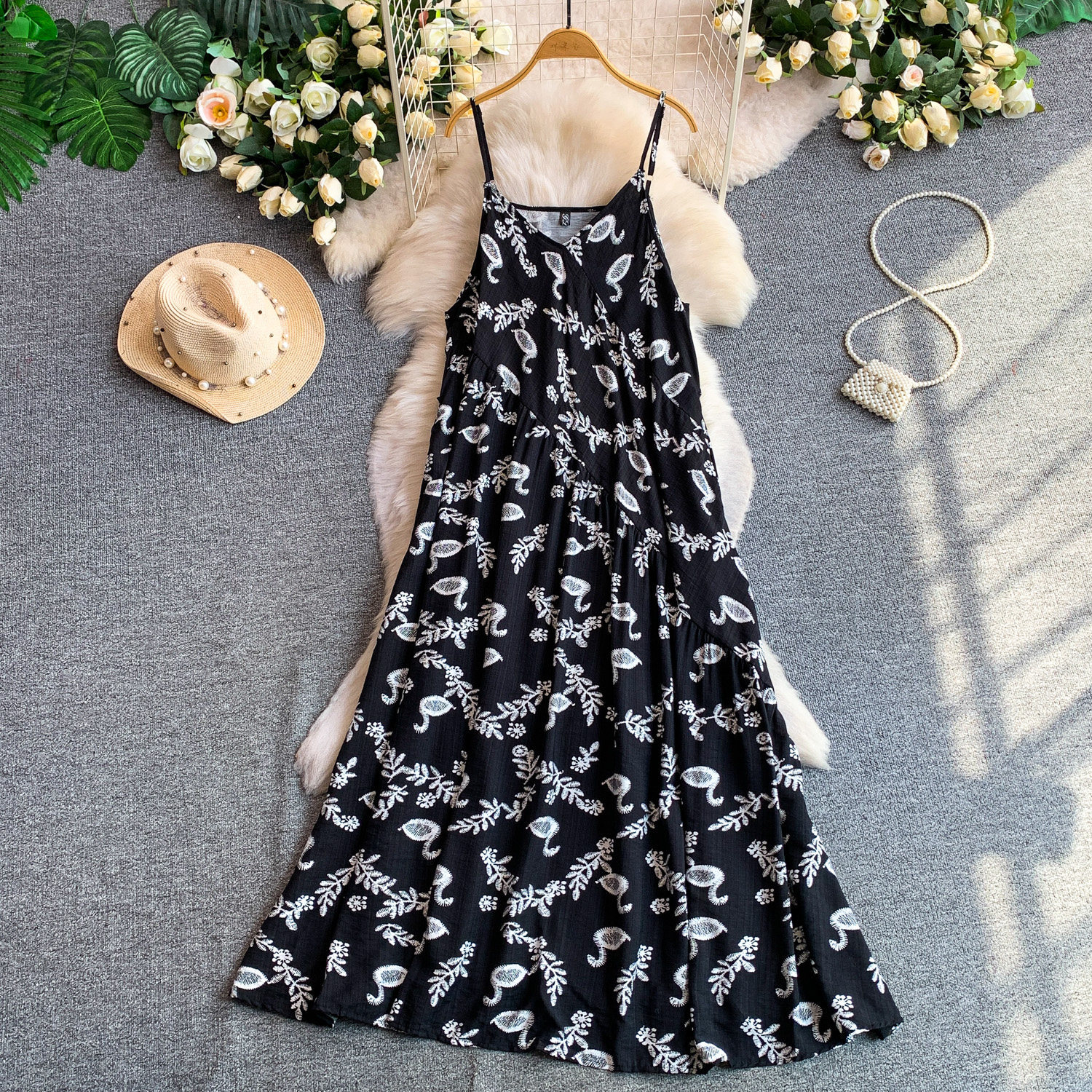 Women's Retro Print V-Neck Dress with Pockets Loose A-Line Skirt Casual Chinese Style Suspender Dress 2026 New Fashion_ecoleips.com