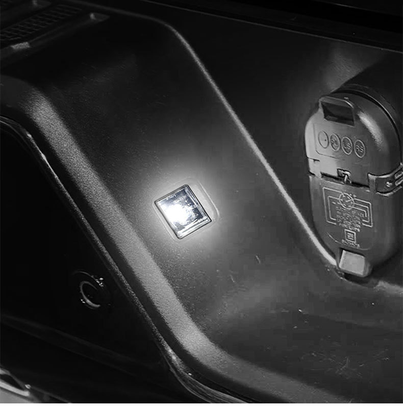 Suitable for Chevrolet Silverado 1500/2500/3500 Gmc Sierra Modified Led License Plate Light Decoding