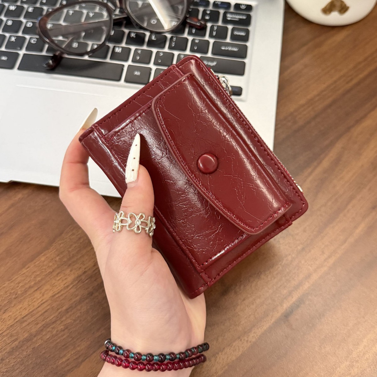 Retro Oil-Waxed Leather Red Short Wallet for Women with Multiple Card Slots, Student Zipper Multifunctional Wallet Card Holder for New Year
