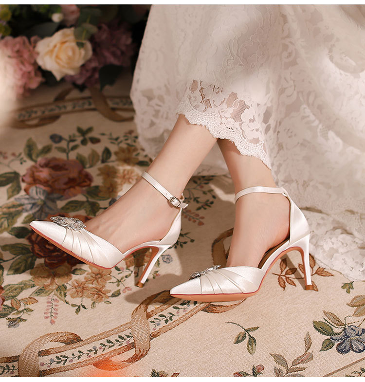 Sandali con tacco alto Banchetto di nozze 2024 Baotou Water Diamond Tacchi sottili Versatili scarpe singole a punta_voghion.com