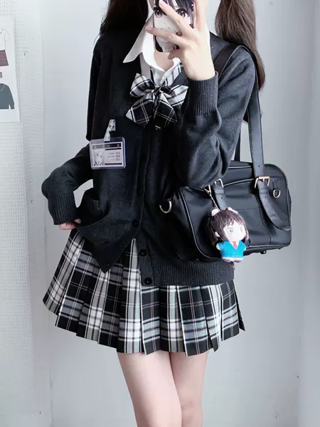 Black and White Grid+Terring