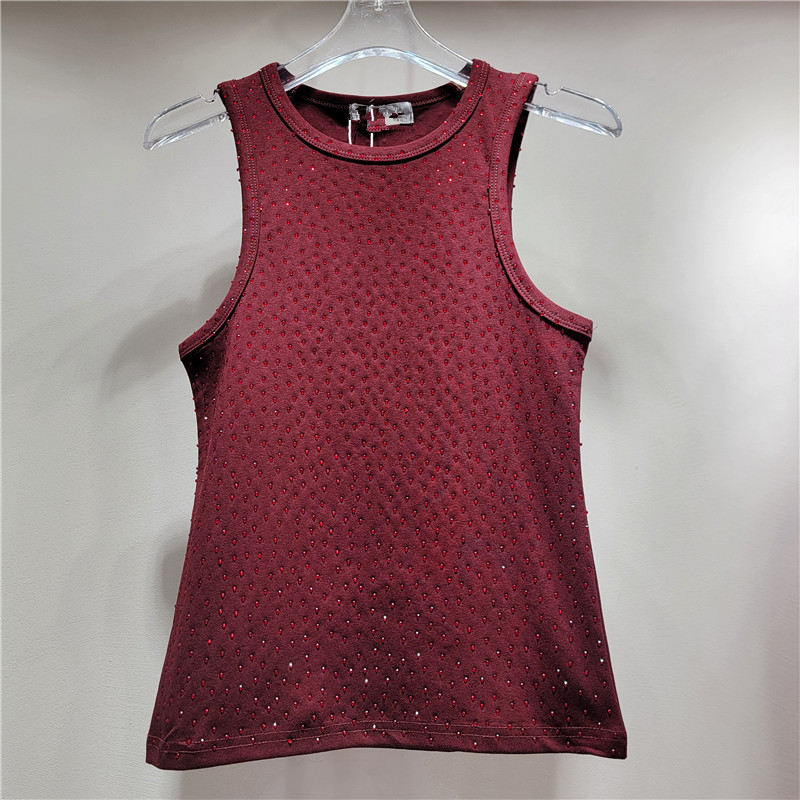 El nuevo diamante caliente de la industria pesada en el verano de 2025 está lleno de estrellas del cielo, diseño de nicho, chalecos cortos, tirantes y blusas para mujeres de fondo.