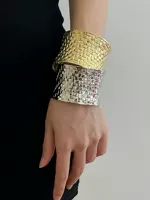 Retro metal woven design glossy crooked women's bracelet, European style, light luxury style, trend of season