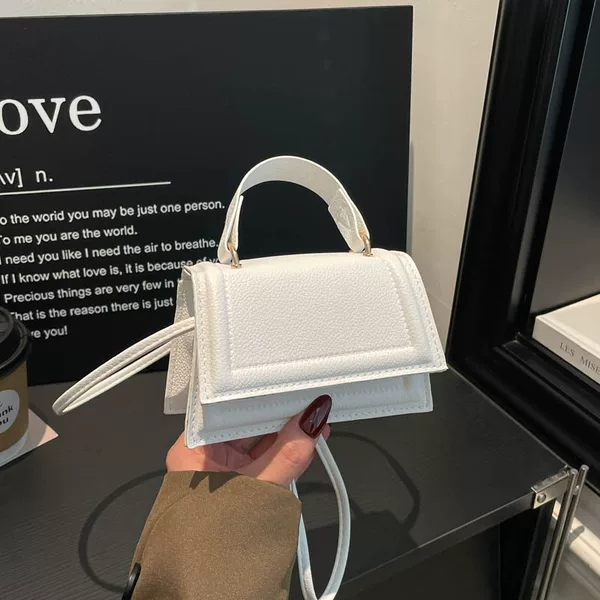 Versatile handbag 2026 summer new model, simple, stylish, trendy, unique, niche small square bag, shoulder and crossbody bag
