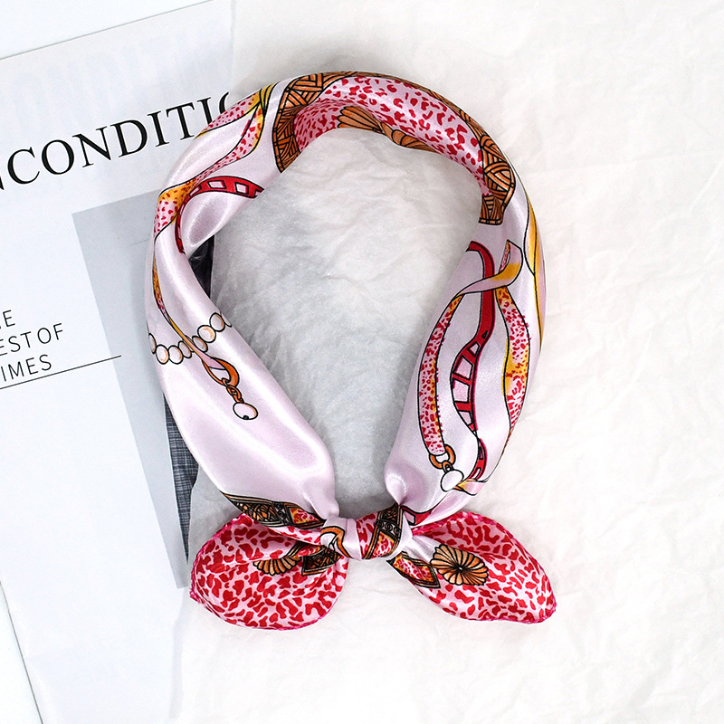 50 Satin Chain Pañuelo cuadrado estampado Color Sense de alta gama Moda de todo fósforo azafata profesional Servicio al cliente Bufanda de decoración Bufanda de seda