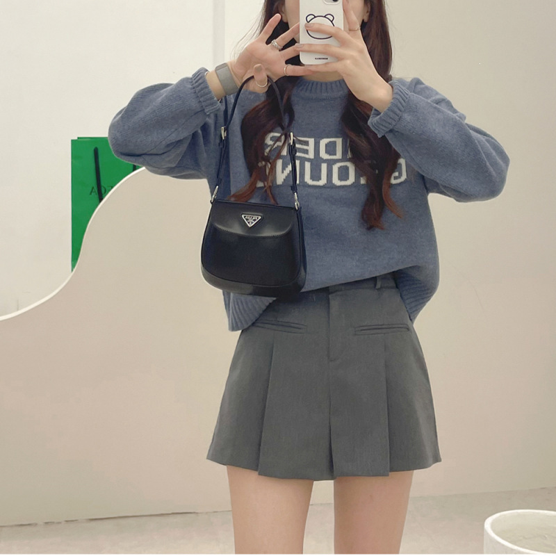 Korean-style high-waisted, side-pocketed, casual, versatile, pleated wide-leg skirt shorts, perfect for petite figures, with a preppy, casual style Korean-style high-waisted, side-pocketed, casual, versatile, pleated wide-leg skirt shorts, perfect for petite figures, with a preppy, casual style