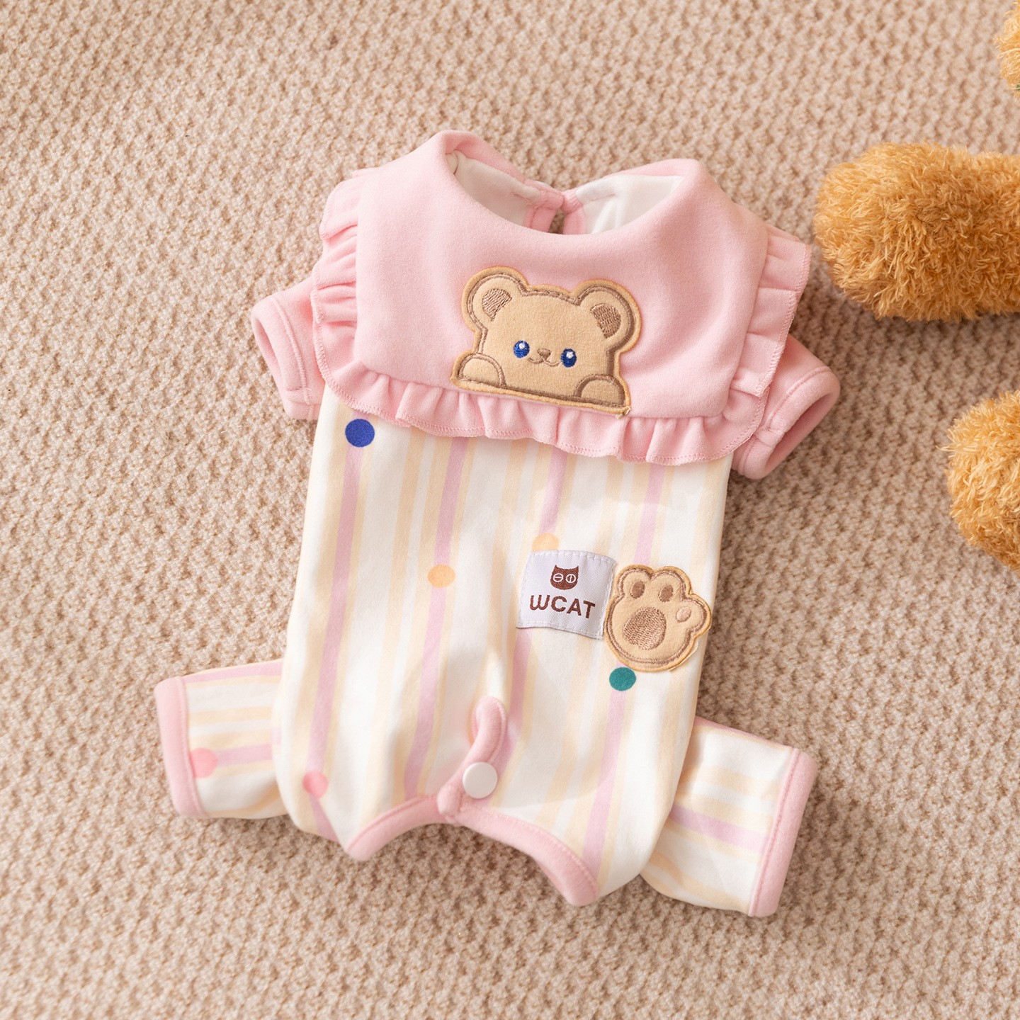 Розовый, зимний, с медвежатами