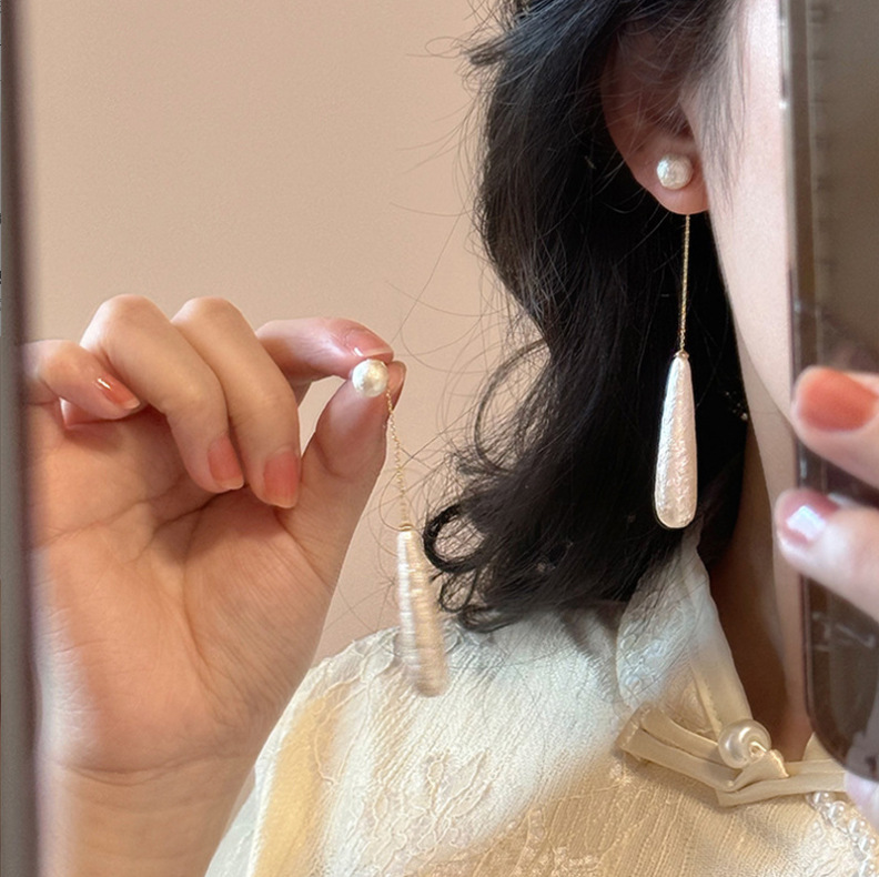 Pendientes de perlas de gota de agua simple con aguja de plata Pendientes largos de sentido premium retro francés Pendientes nuevos elegantes y de moda para mujer image 5
