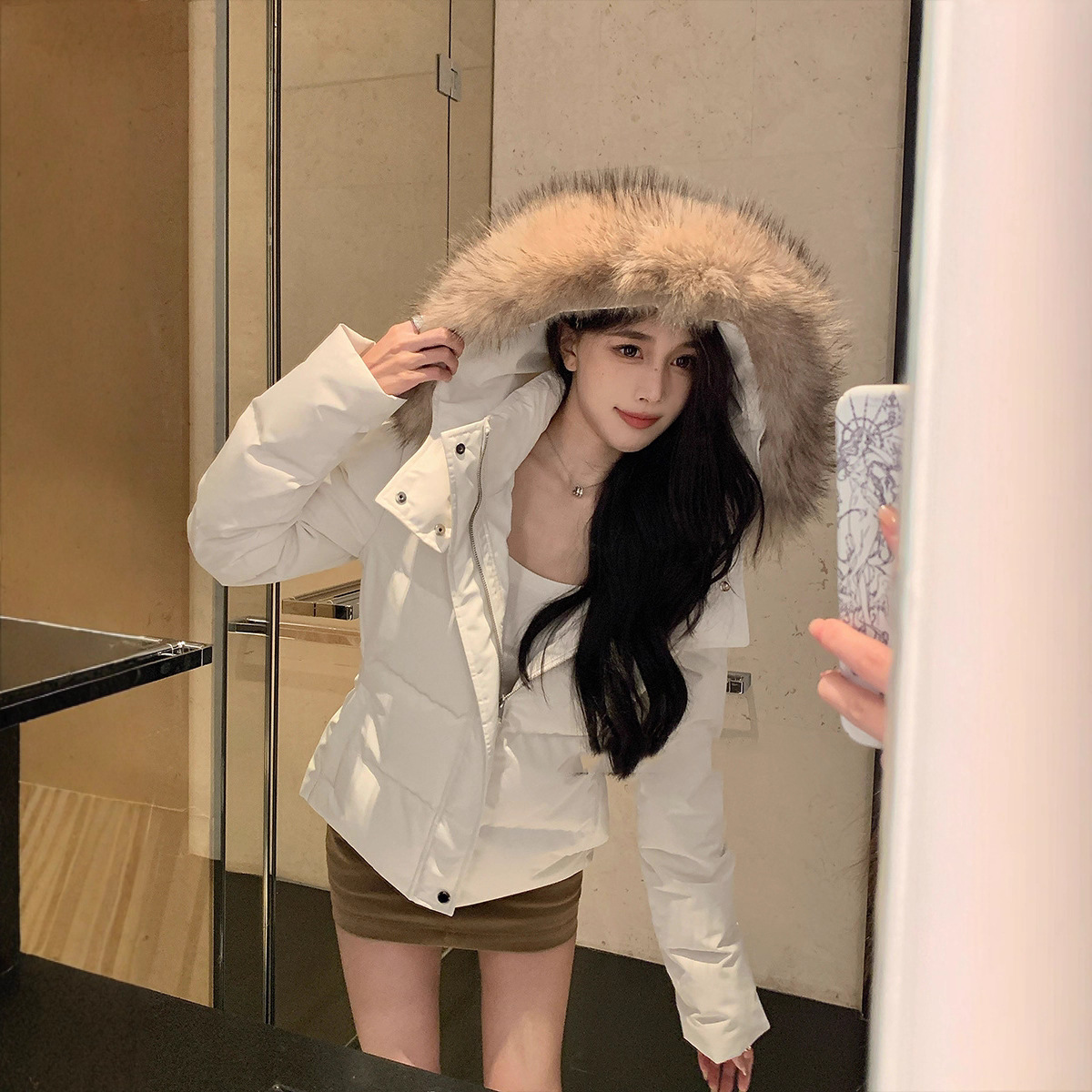 新国标90羽绒服女短款2025新款收腰版冬季修身高级感真毛领外套潮