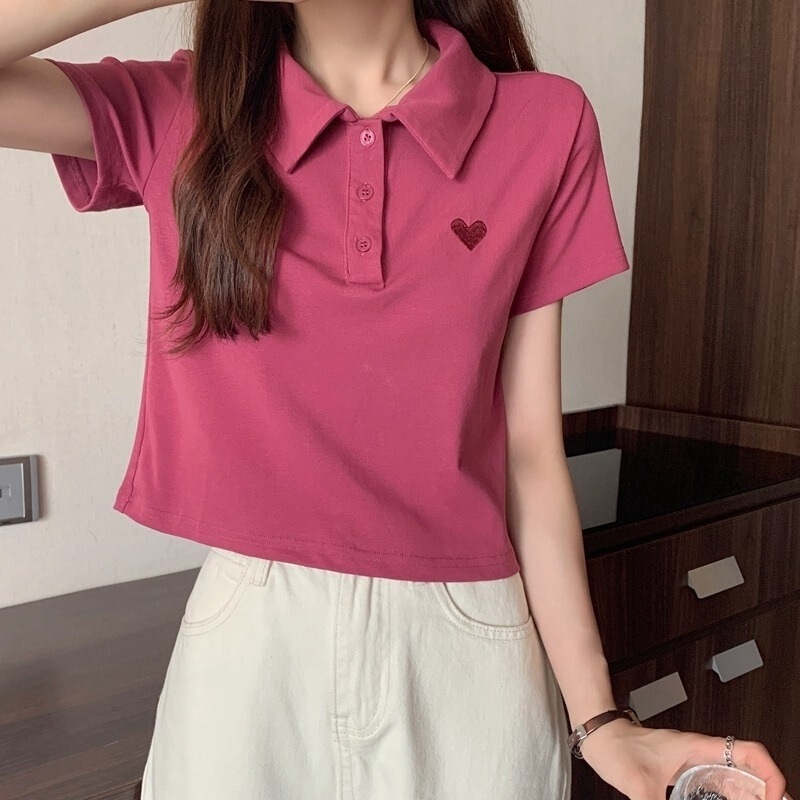 夏の新しいスタイルのファッショナブルなデザインニッチスリムポロカラー半袖Tシャツ女性用シックな香港スタイルのショートトップトレンディ|undefined