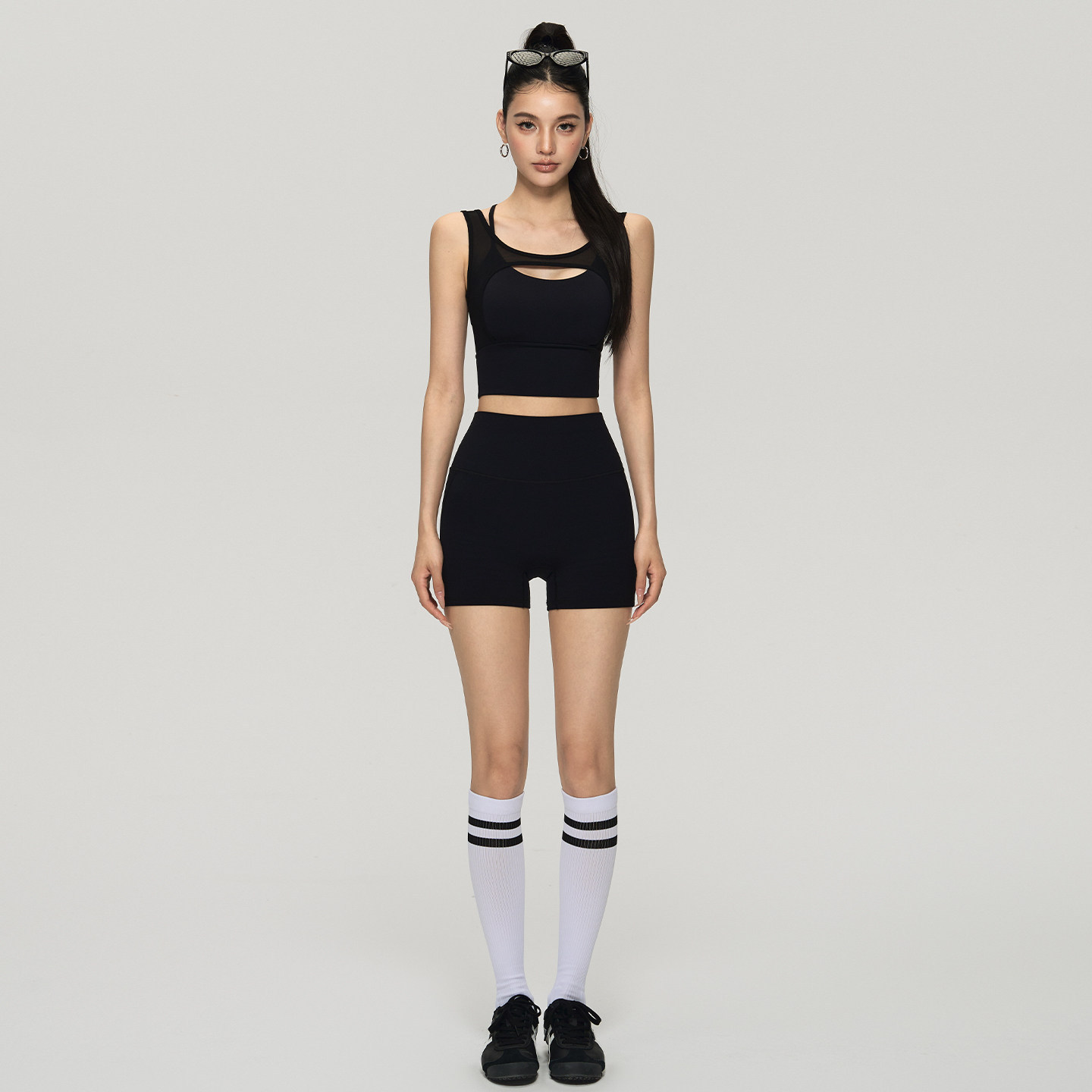 Black (beautiful back) + black (shorts) / S【suitable for 37.5-47.5kg】