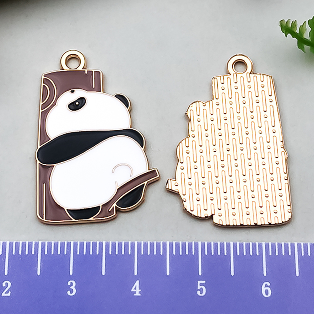 DIY dibujos animados panda bambú goteando aceite de aleación pendientes llavero animal colgante accesorios de joyería decoración de estilo chino