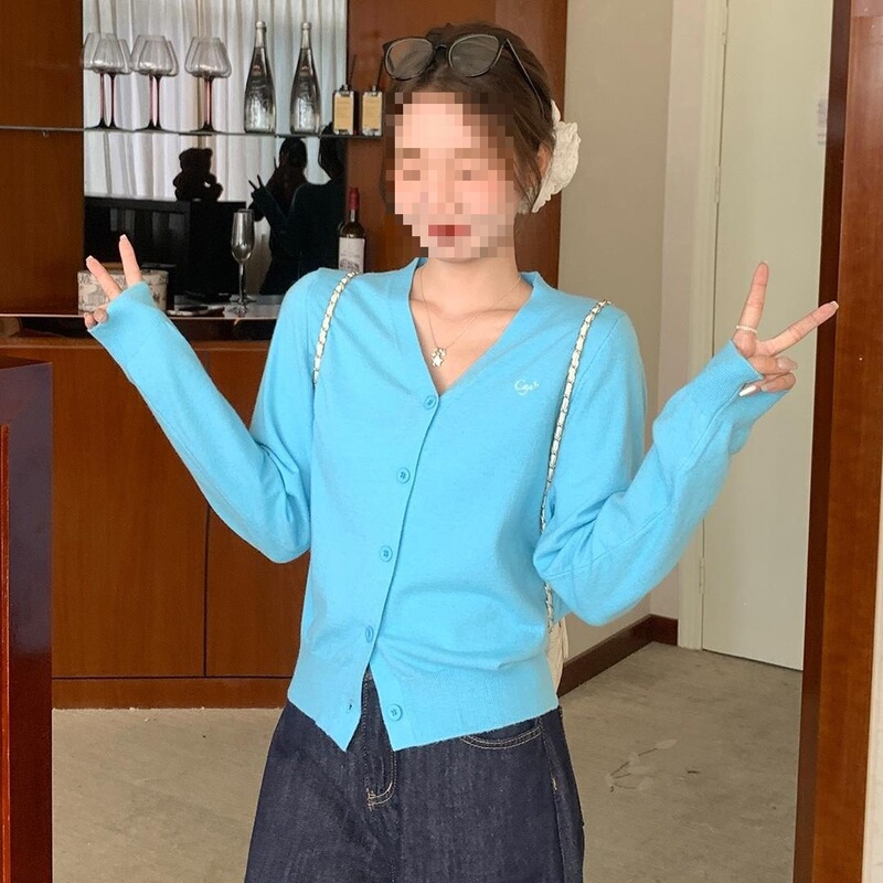 Real Shot of Korean-Style Design Blue Knitted Cardigan for Women, New Autumn V-Neck Single-Breasted Long-Sleeve Jacket Top